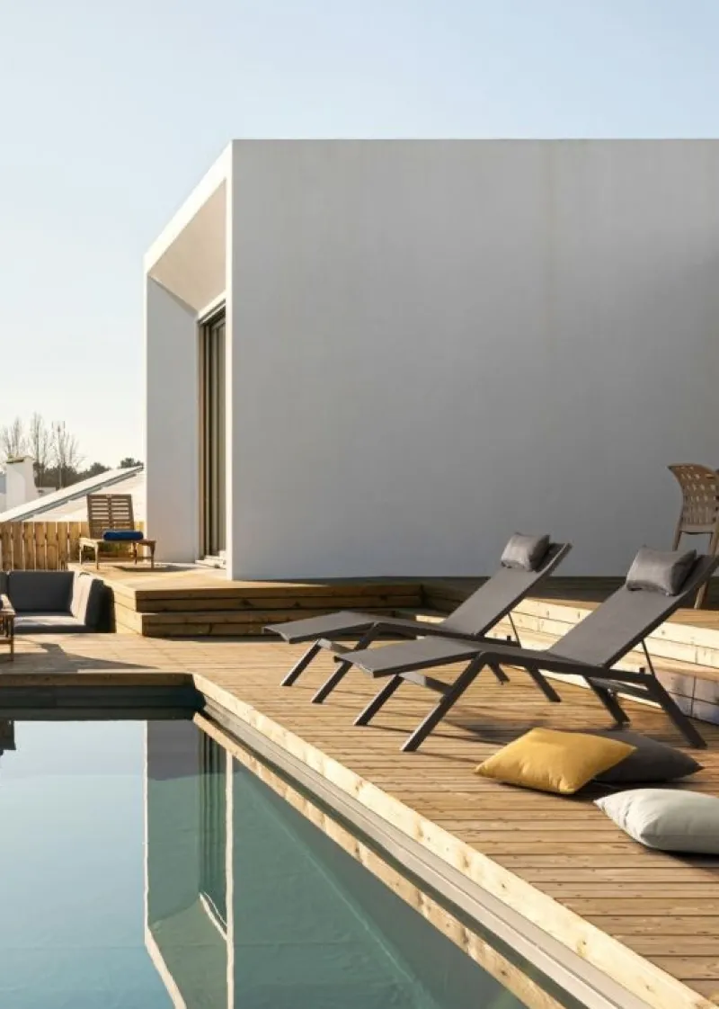 Bizzotto CHAISE LONGUE IN ALLUMINIO ANTRACITE JX55 - KRION